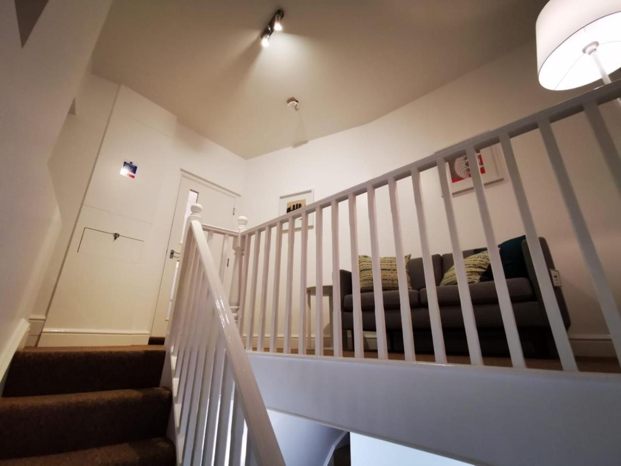 Capital Host- Apartments Euston Londra Esterno foto