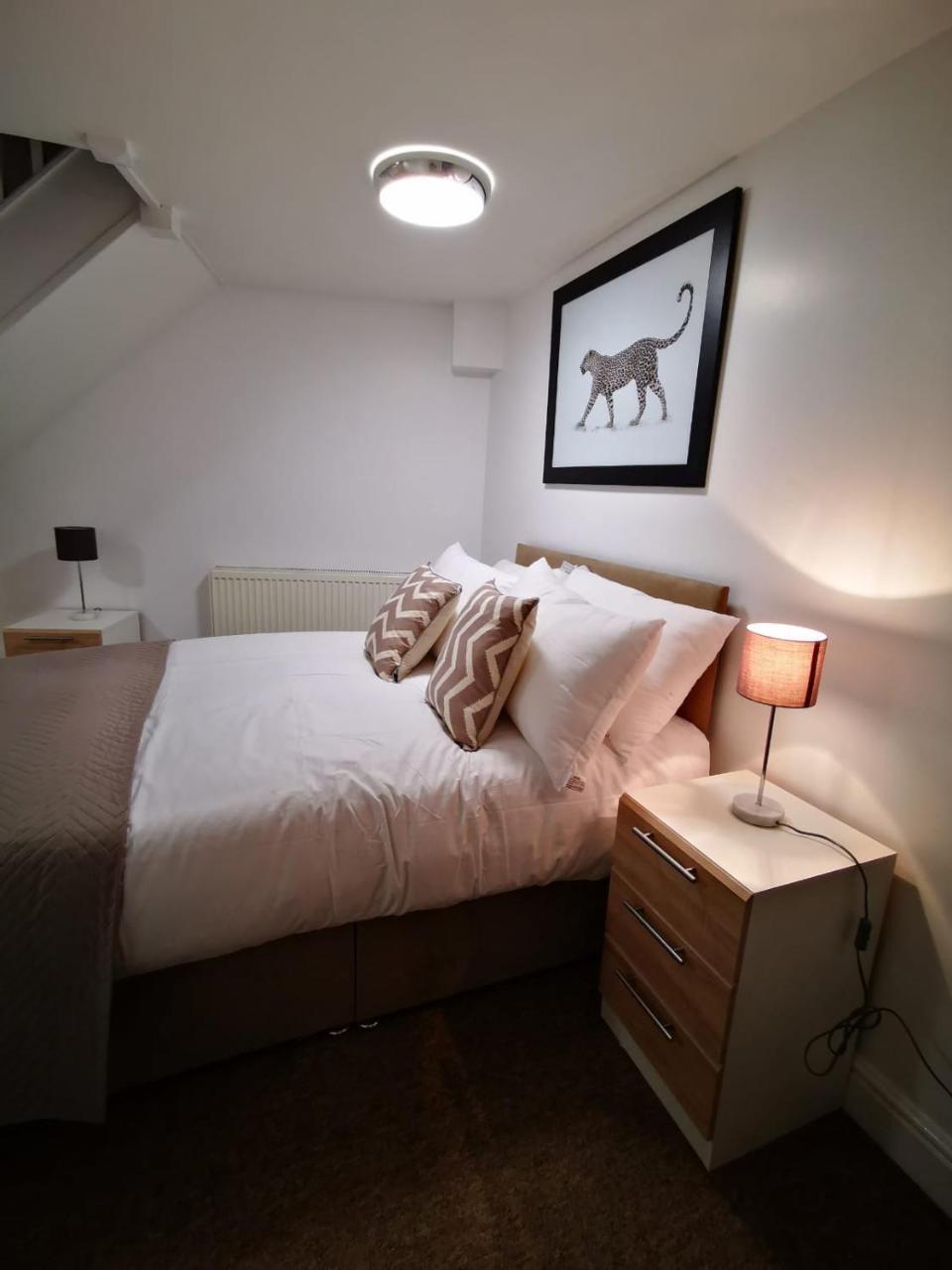 Capital Host- Apartments Euston Londra Esterno foto