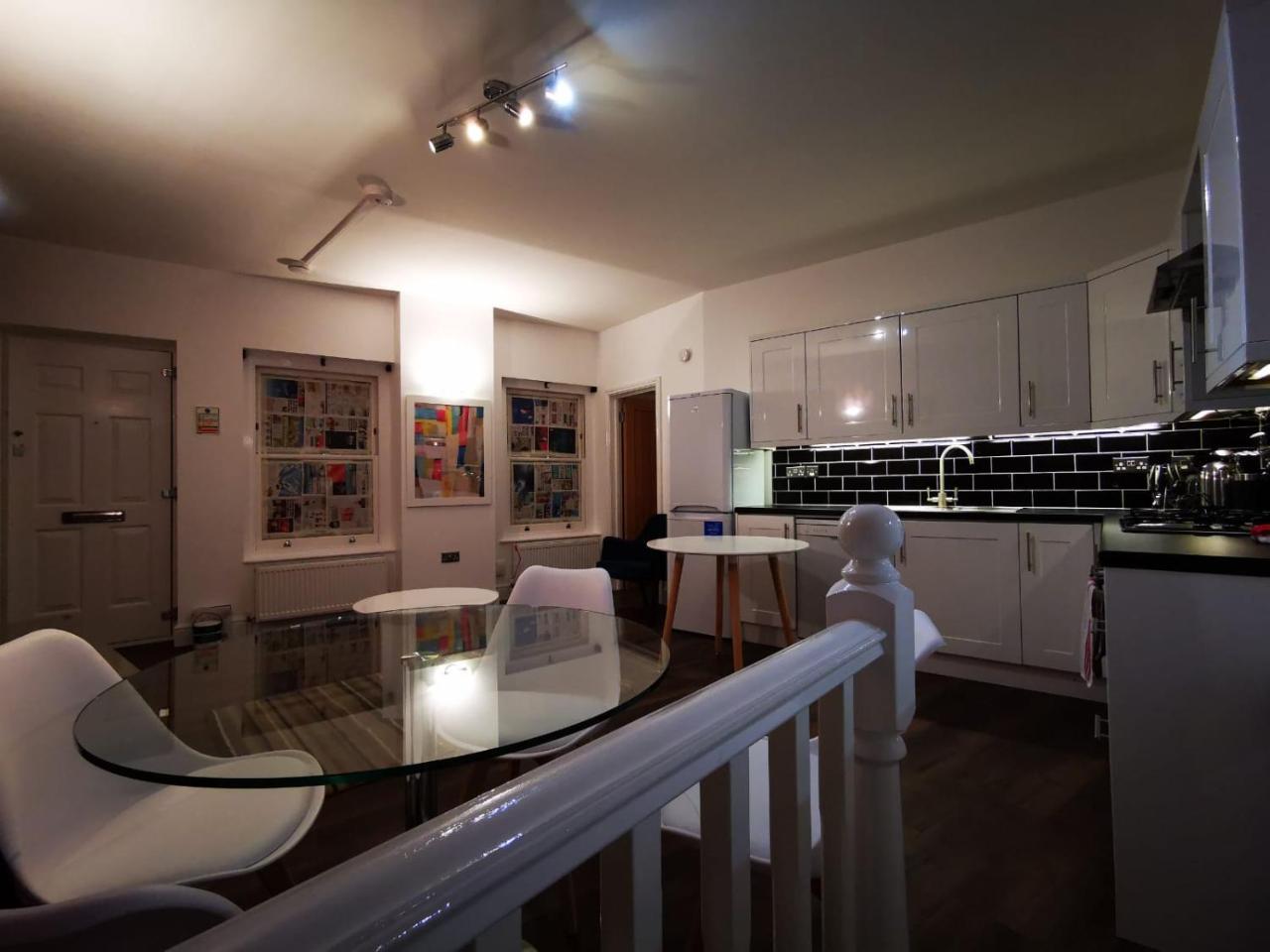 Capital Host- Apartments Euston Londra Esterno foto