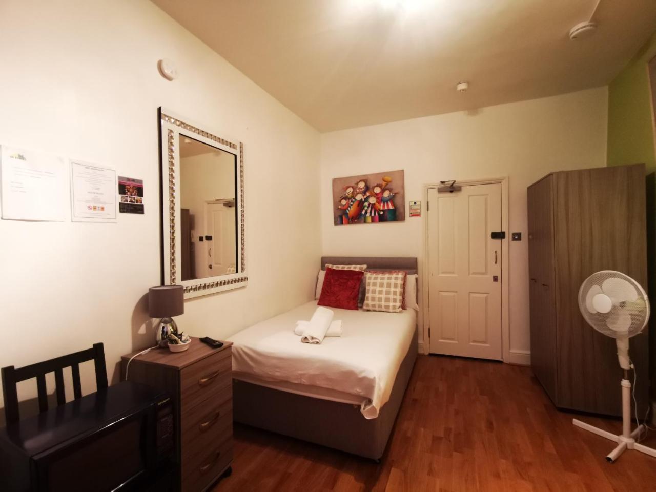 Capital Host- Apartments Euston Londra Esterno foto