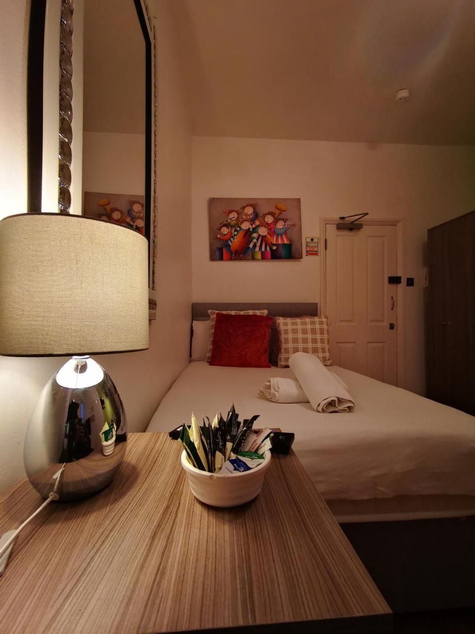 Capital Host- Apartments Euston Londra Esterno foto