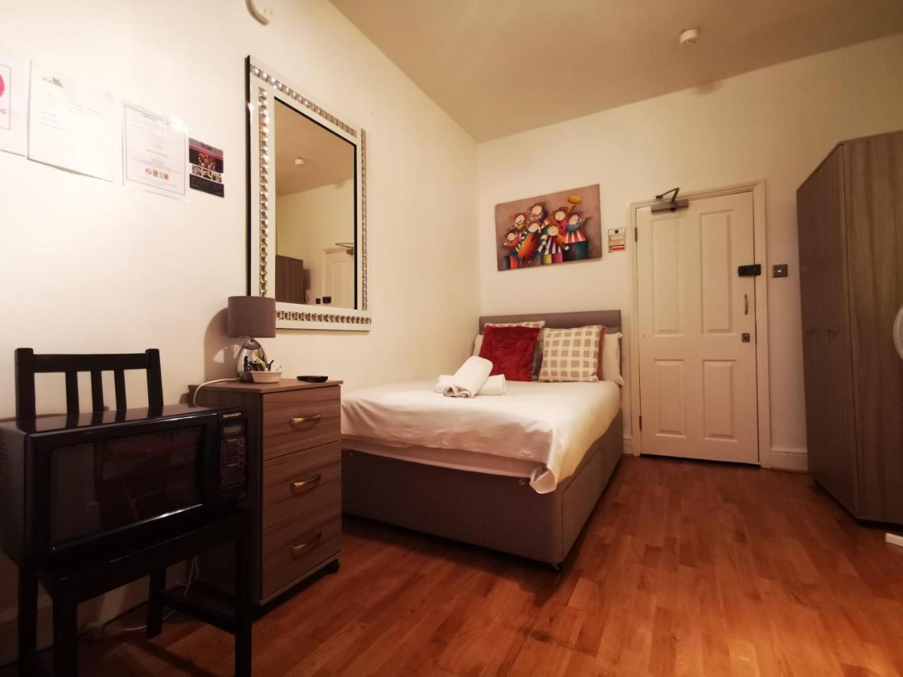 Capital Host- Apartments Euston Londra Esterno foto